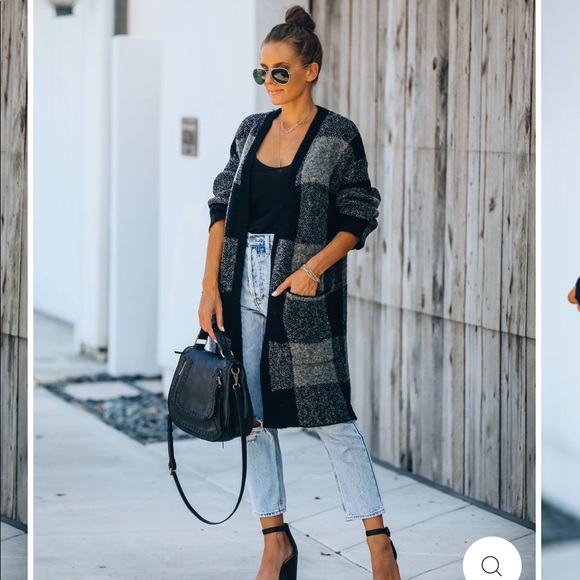 Vici Sweaters - ✨NWOT Vici - Plaid Sweater ✨